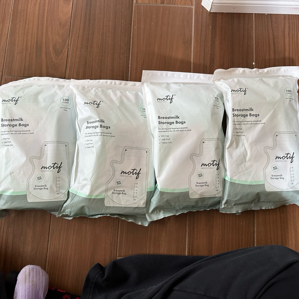 Motif Breast Milk Storage Bags (400 total)